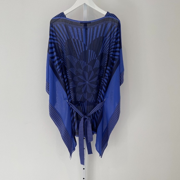 BCBG BLUE BLACK BELTED PONCHO TOP SIZE XS NWOTS! - Picture 5 of 16